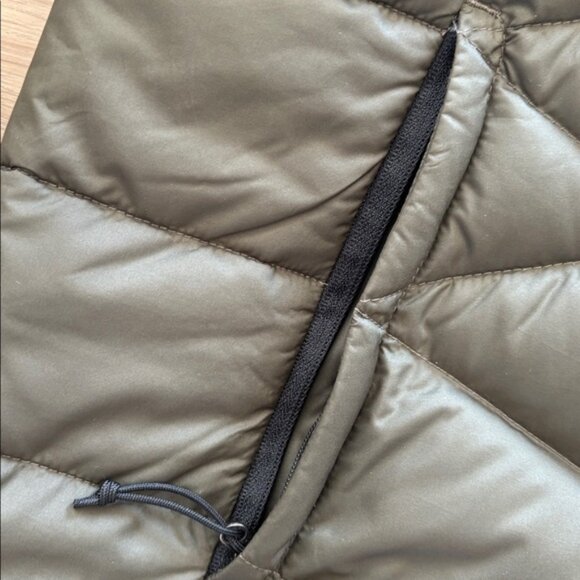The North Face Women's Green Puffer Jacket size large - Picture 5 of 8